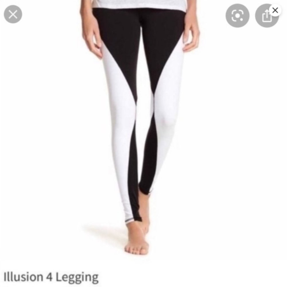 Alo Yoga Illusion 4 Legging - Black/White